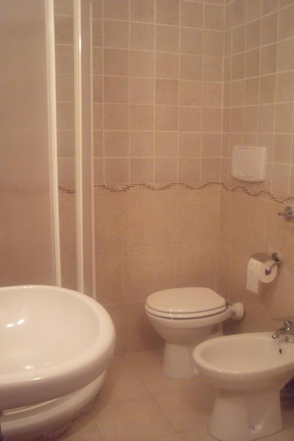 פיומיצ'ינו B&B Giorgia Airport חדר תמונה